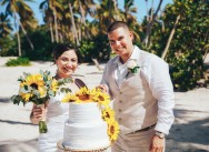 Свадьба с подсолнухами в Доминиканской Республике {Бейя и Рожер}